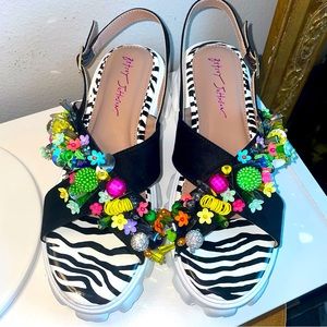 Betsey Johnson Frankee bead embellished platform sandals, size 8.5, NIB